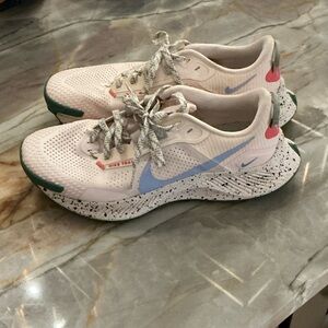 Nike Trail Pegasus Women’s Shoe - Rare Size 7
